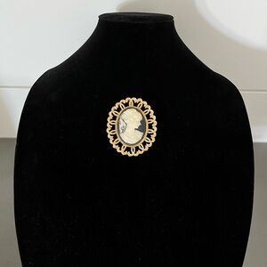 Cameo Pin